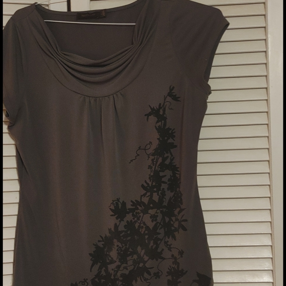 Women grey blouse with black design in front